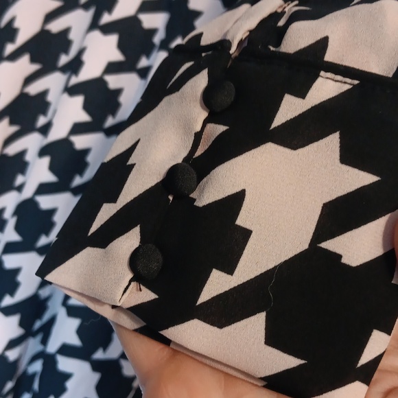 Women's Forever 21 Long Sleeve Houndstooth Pink & Black Dress, Size Small - Picture 3 of 7